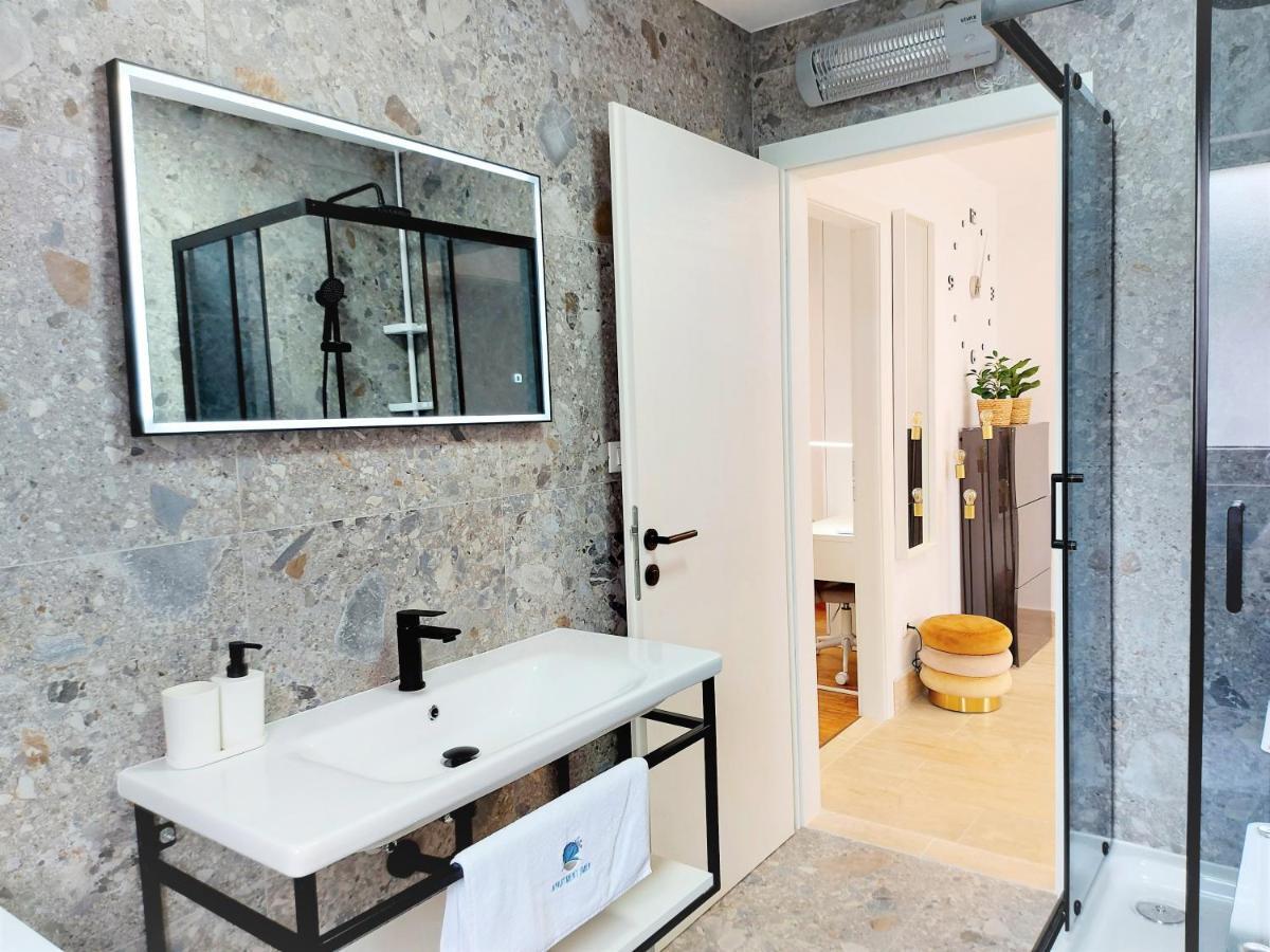 Apartment Emily Слатине Экстерьер фото